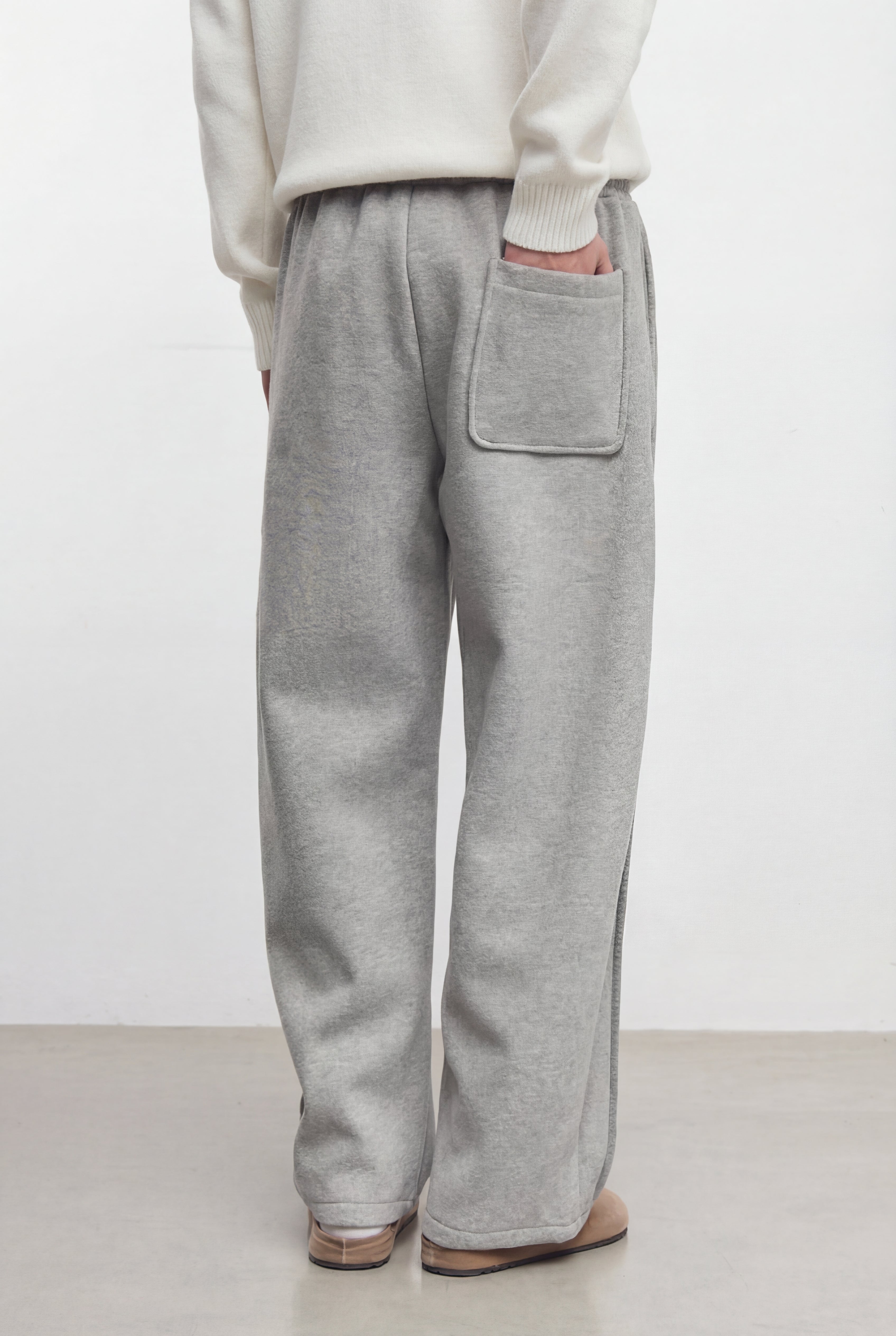 VALTHERO FLEECE SWEATPANTS – GRAY