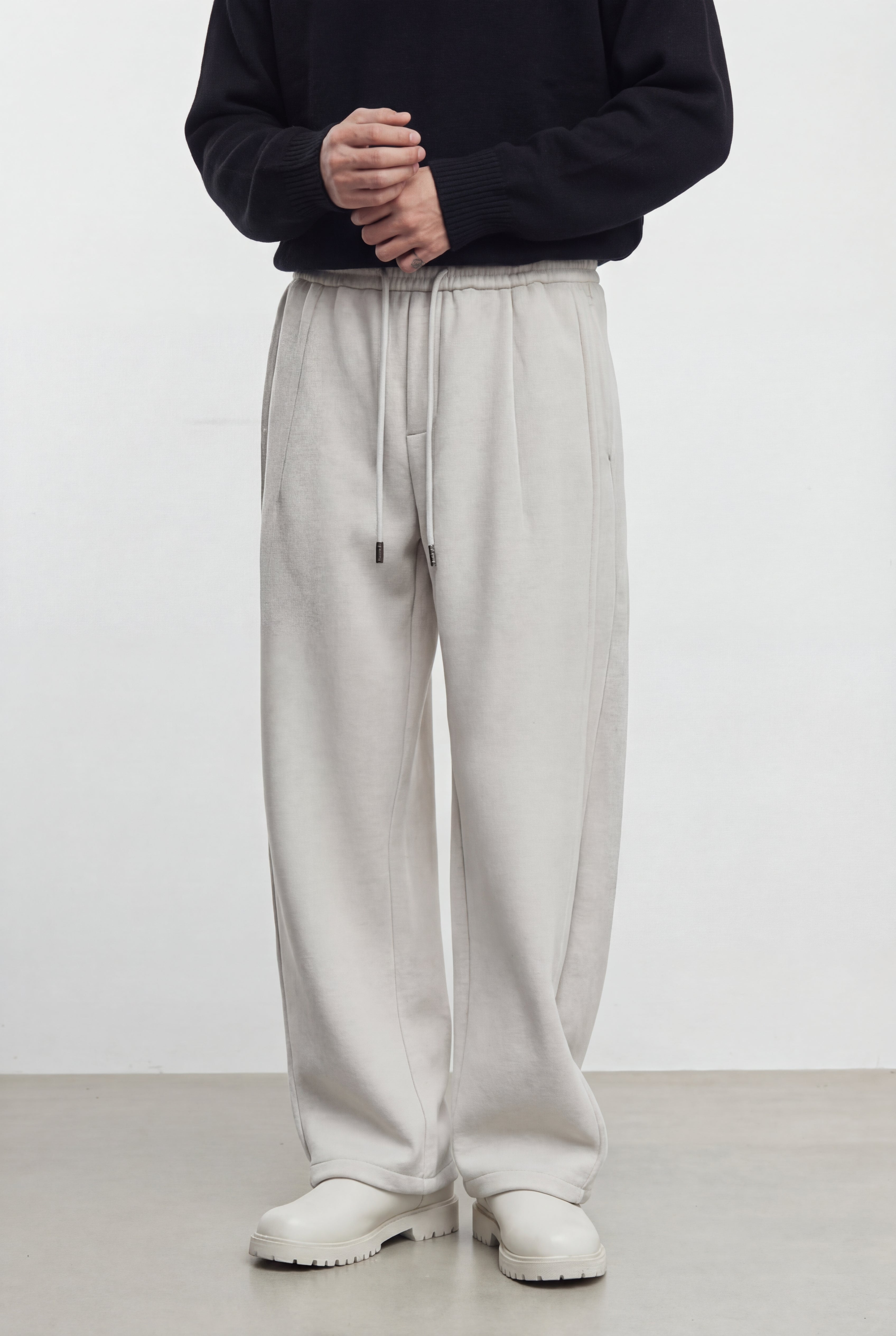VALTHERO FLEECE SWEATPANTS – STONE