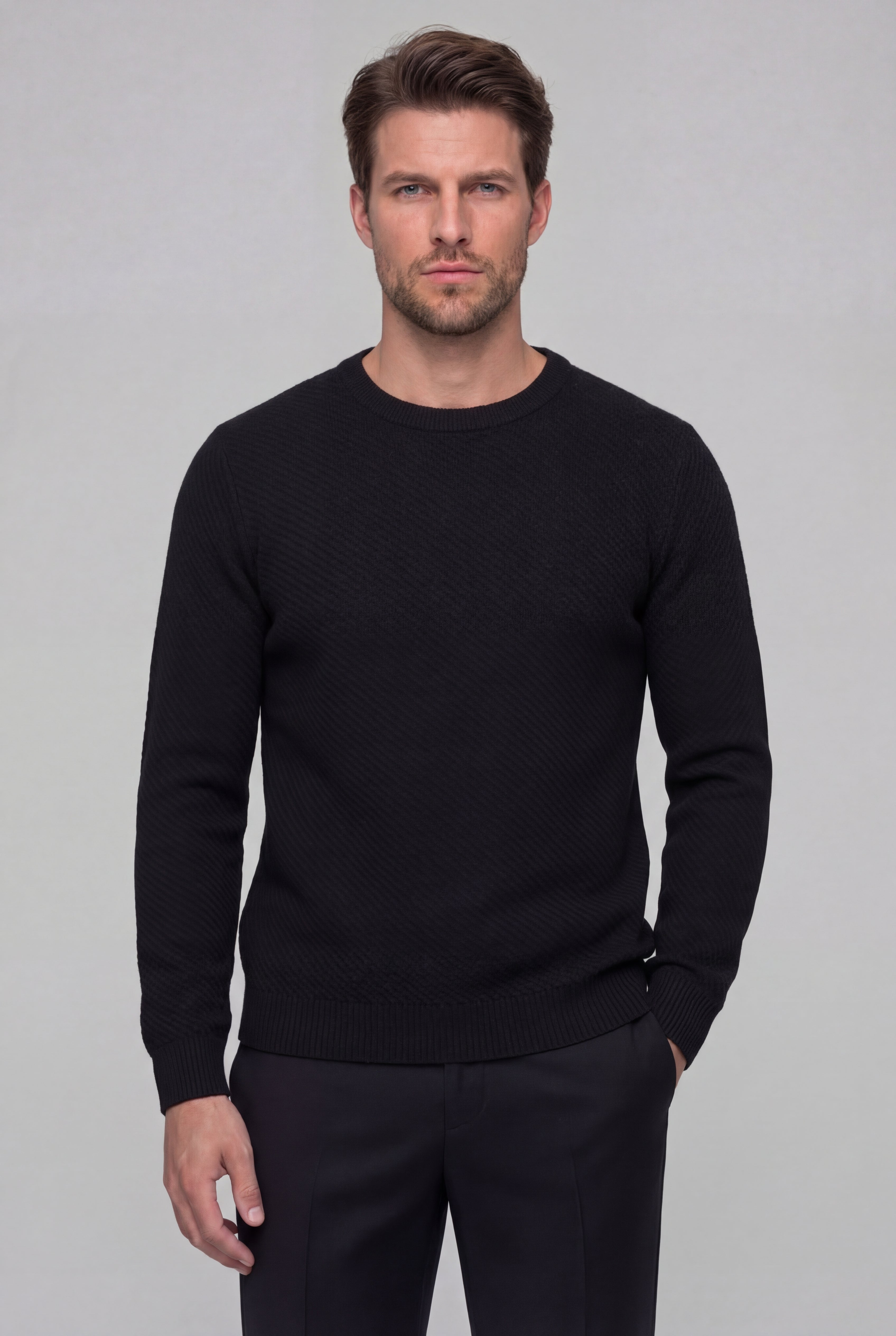 VALTRION TEXTURED KNIT SWEATER – BLACK