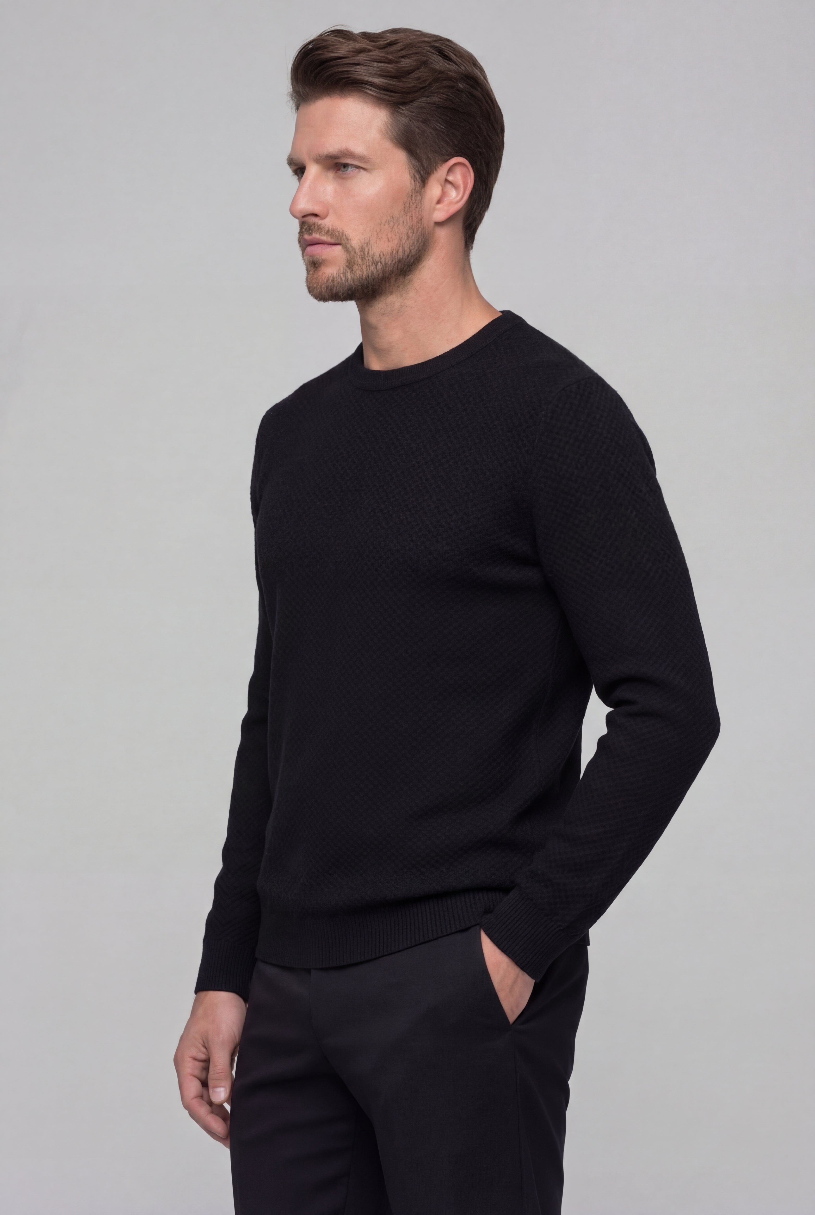 VALTRION TEXTURED KNIT SWEATER – BLACK