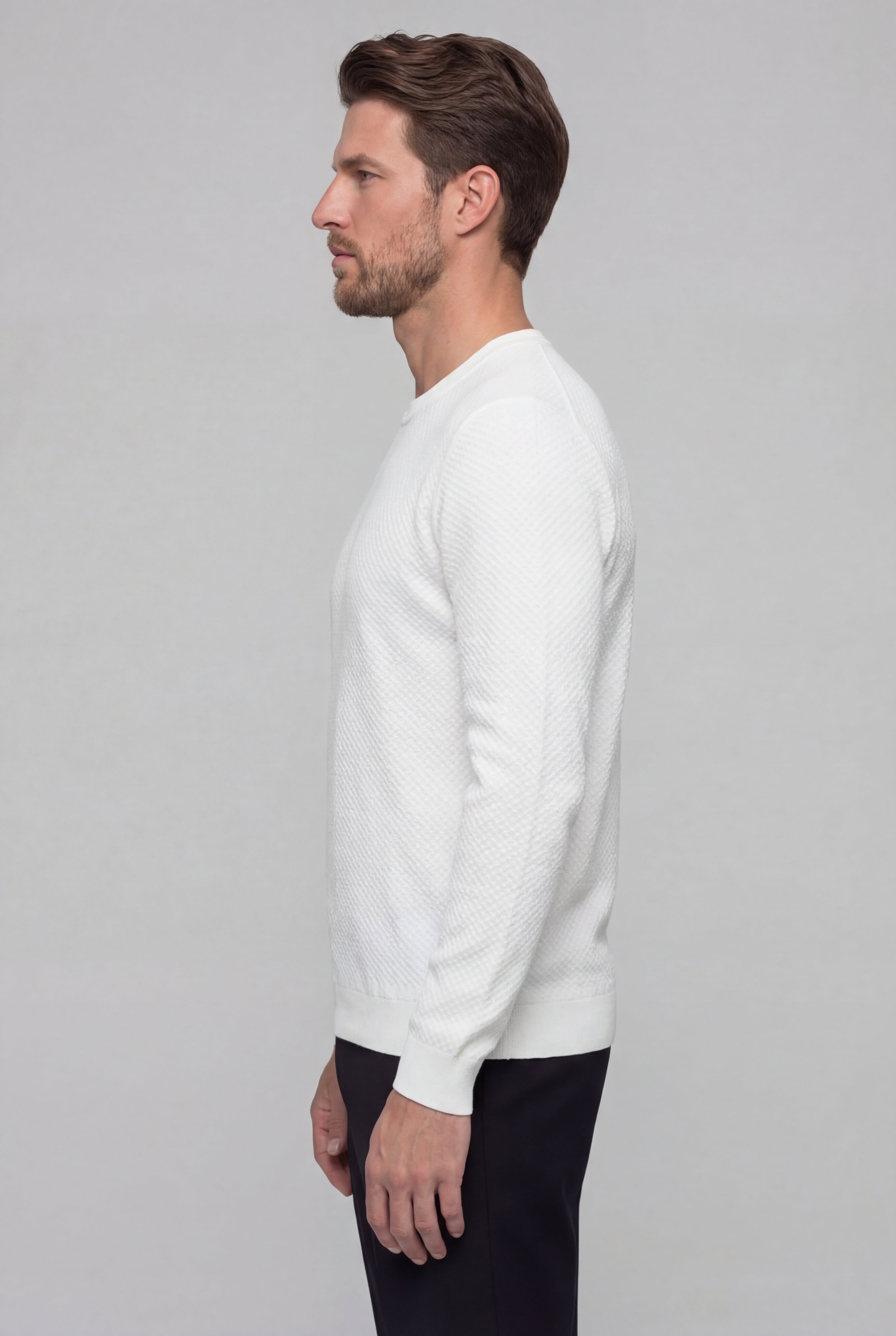 VALTRION TEXTURED KNIT SWEATER – WHITE