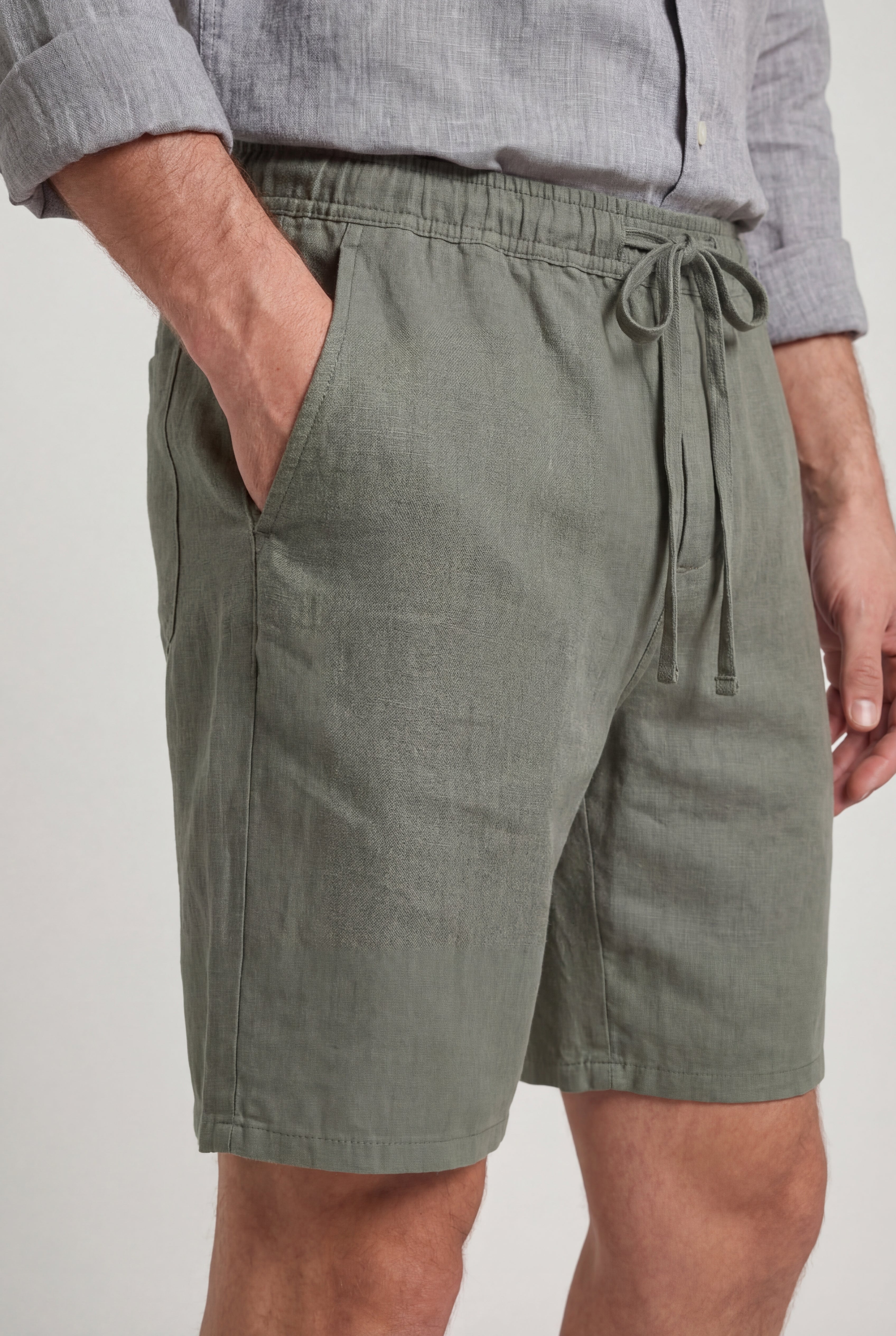 VARCENO LINEN SHORTS – GREEN