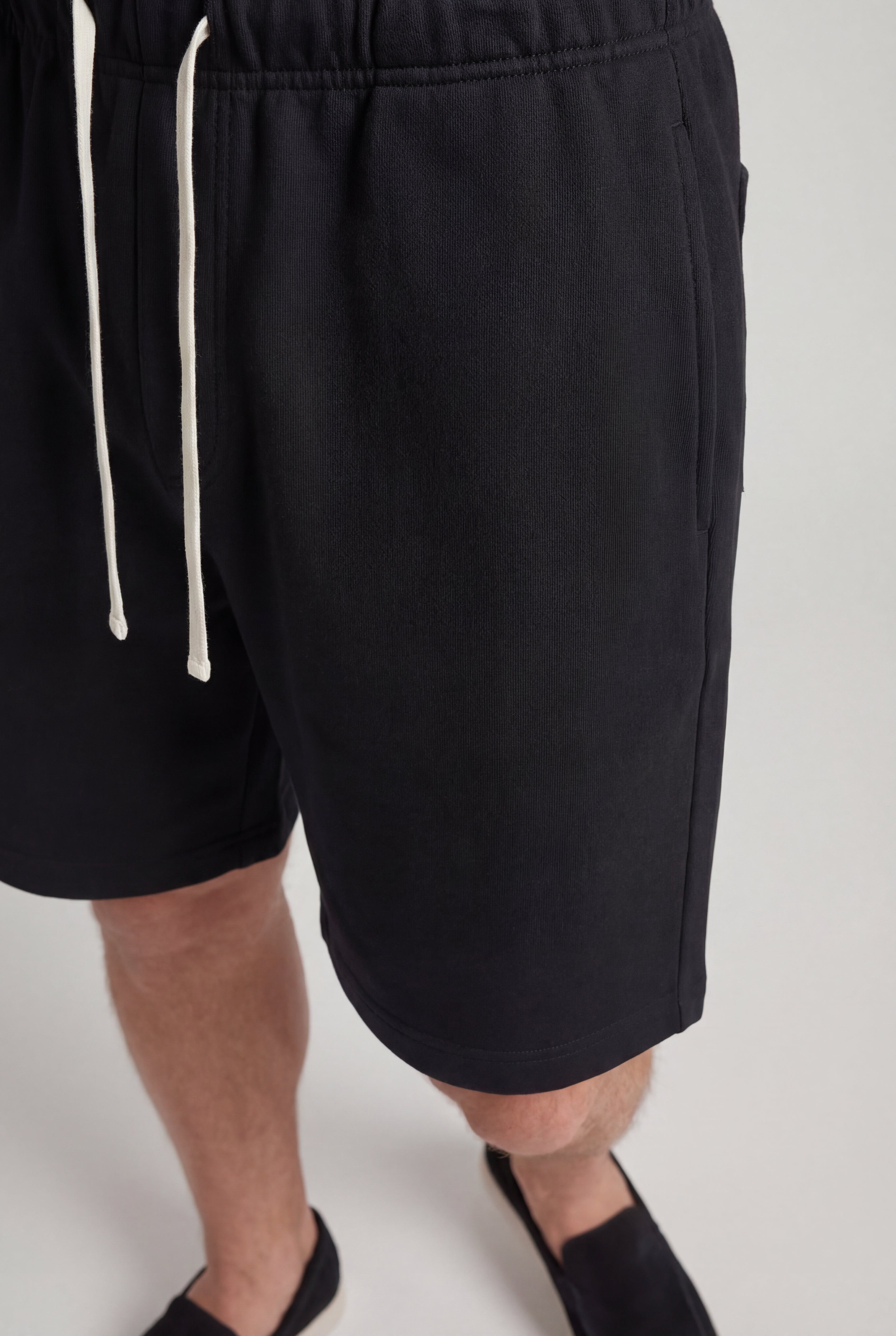 VELTRYN COTTON DRAWSTRING SHORTS – BLACK