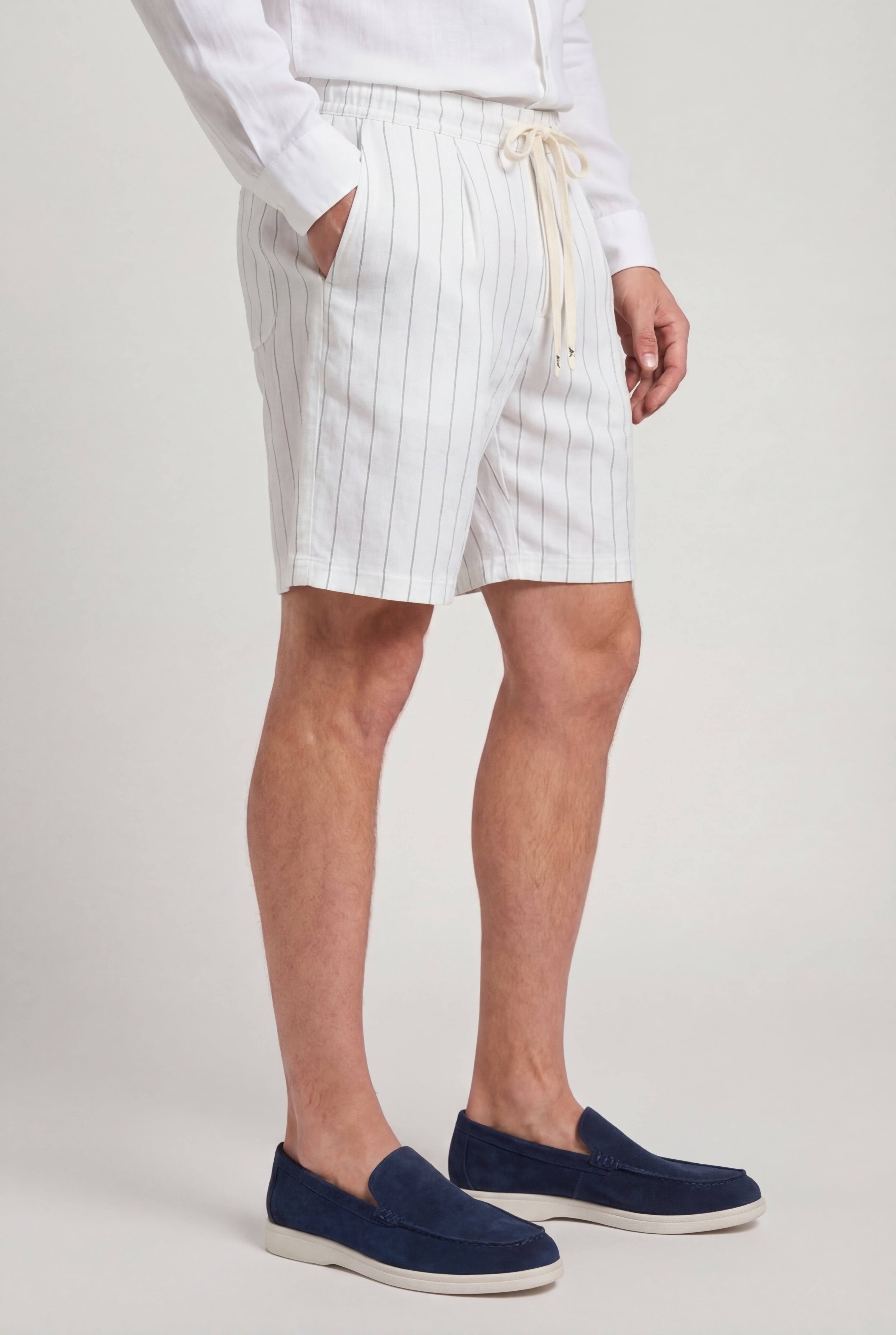 CALVAREL STRIPED LINEN SHORTS – WHITE