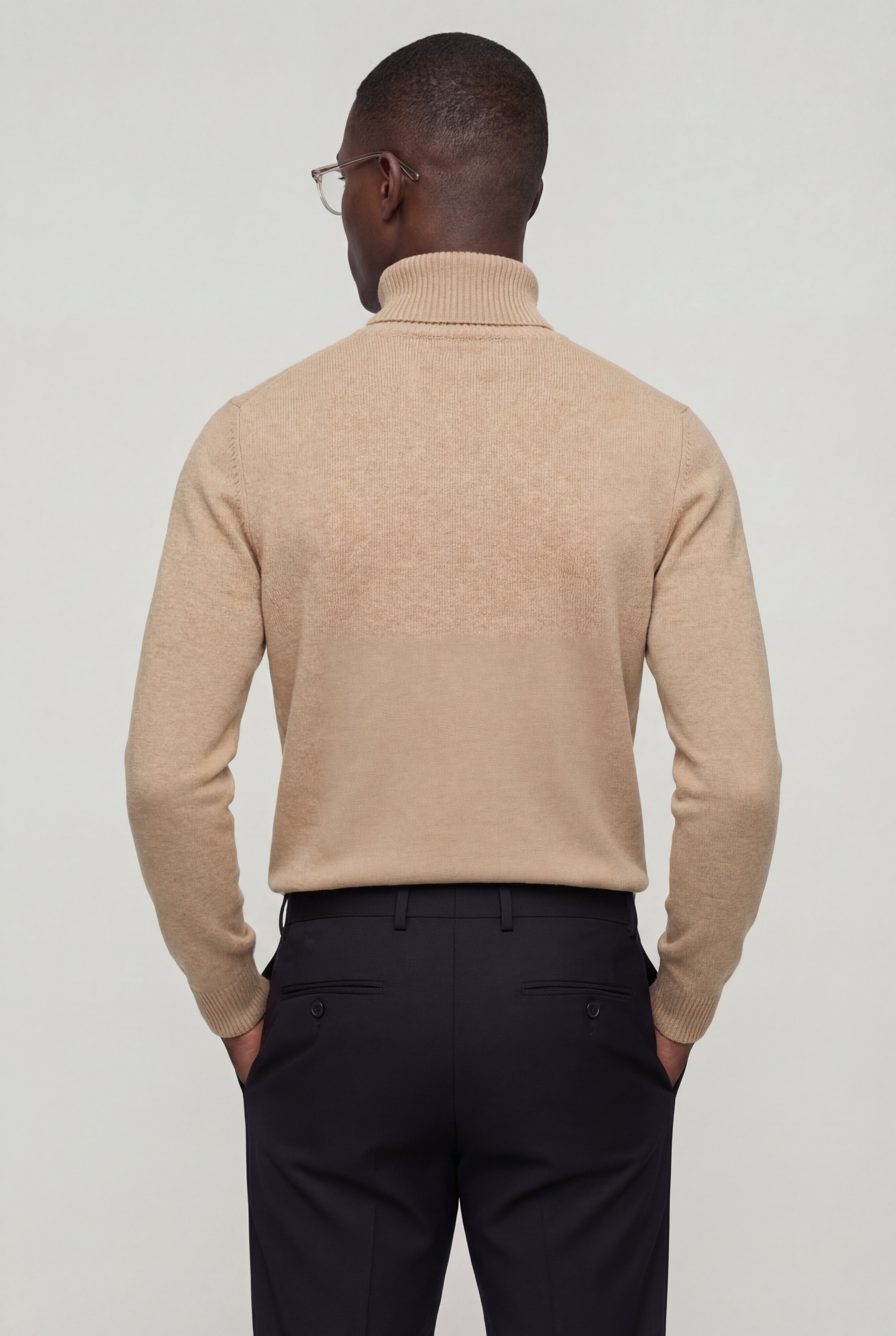 ZAVERON THIN TURTLENECK SWEATER – CAMEL