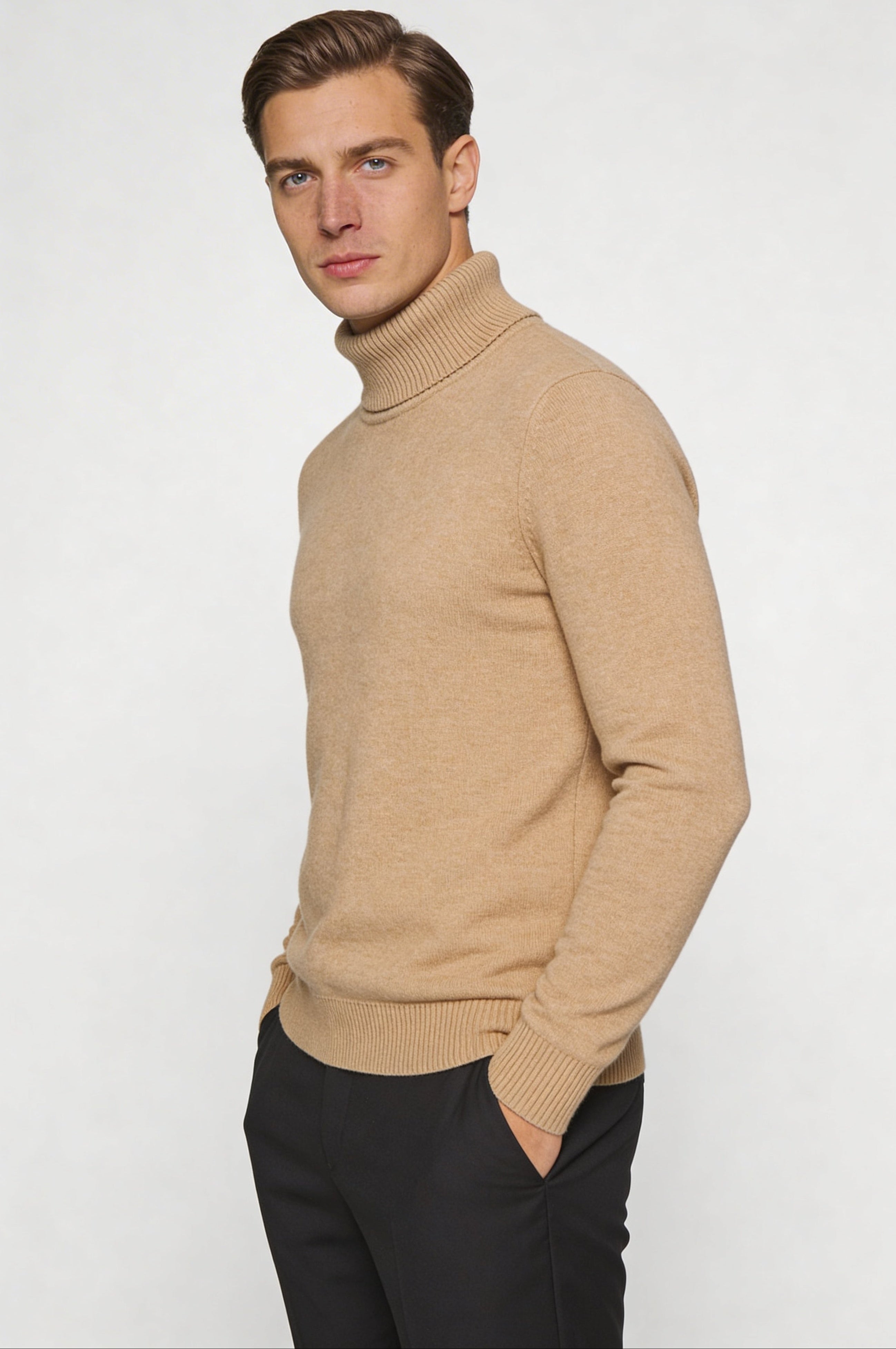ZAVERON THIN TURTLENECK SWEATER – CAMEL