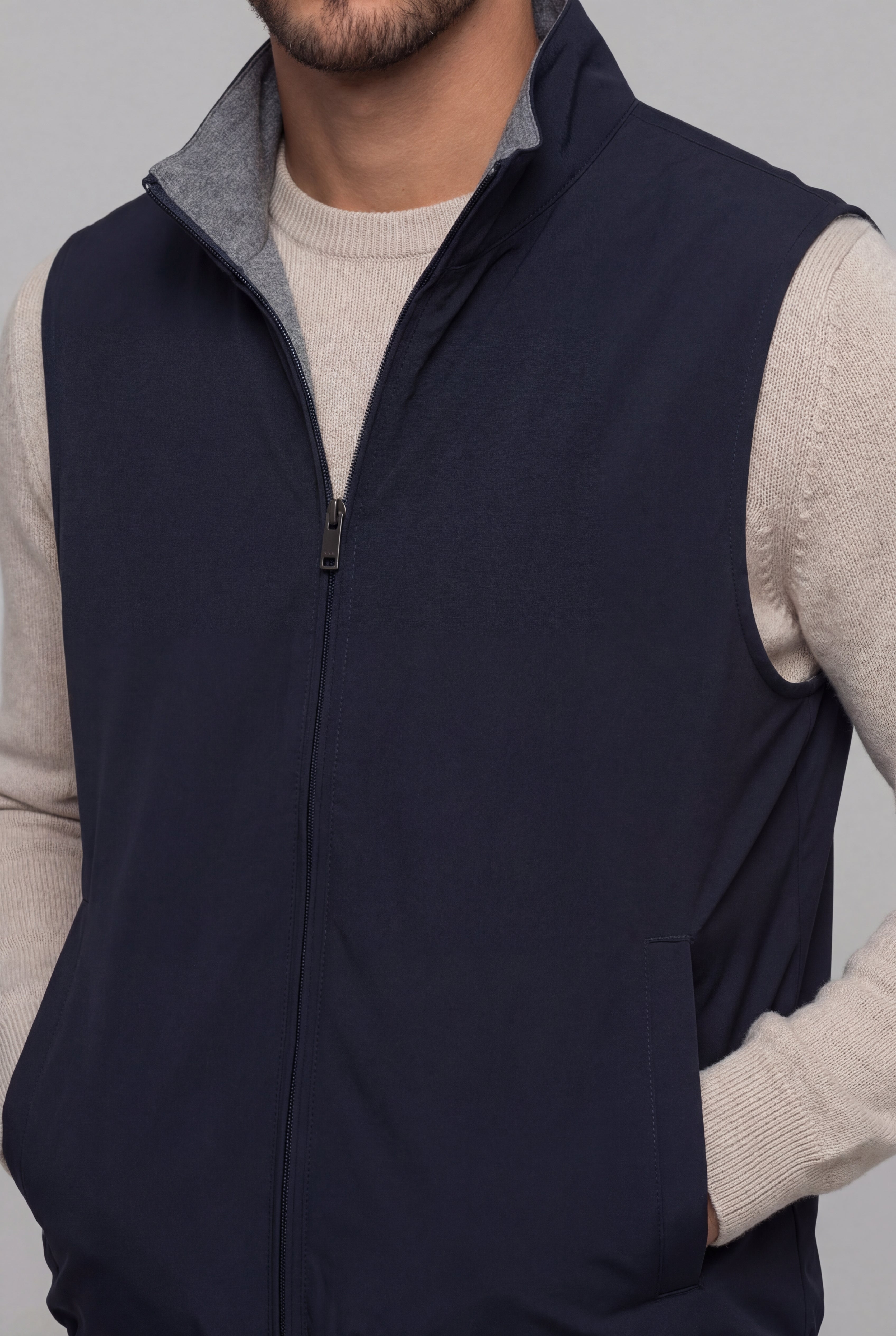 ZELARIO LIGHTWEIGHT REVERSIBLE VEST – NAVY