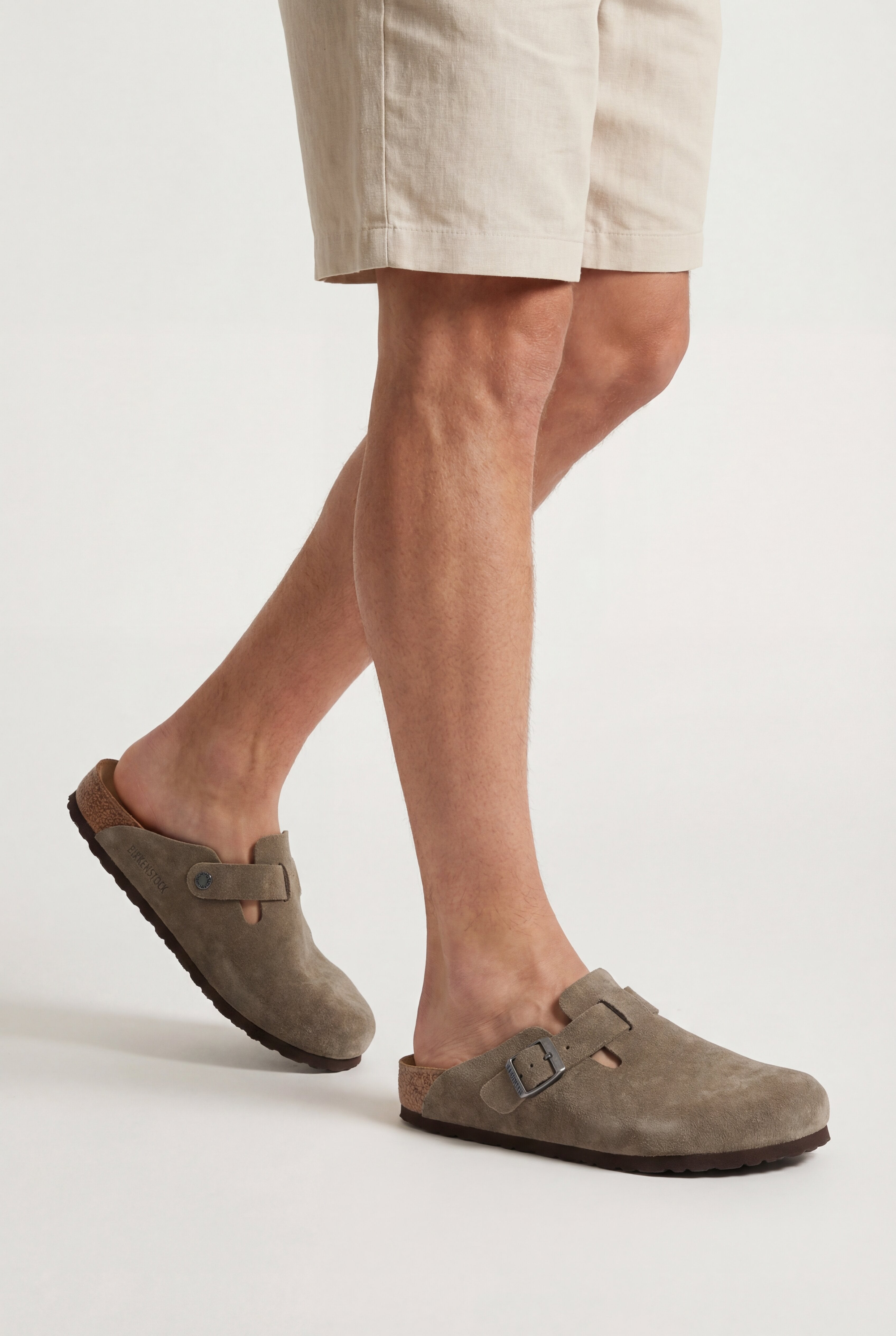 SANDALIAS DE ZUECO DE ANTE ARVENZO – COLOR TOPO