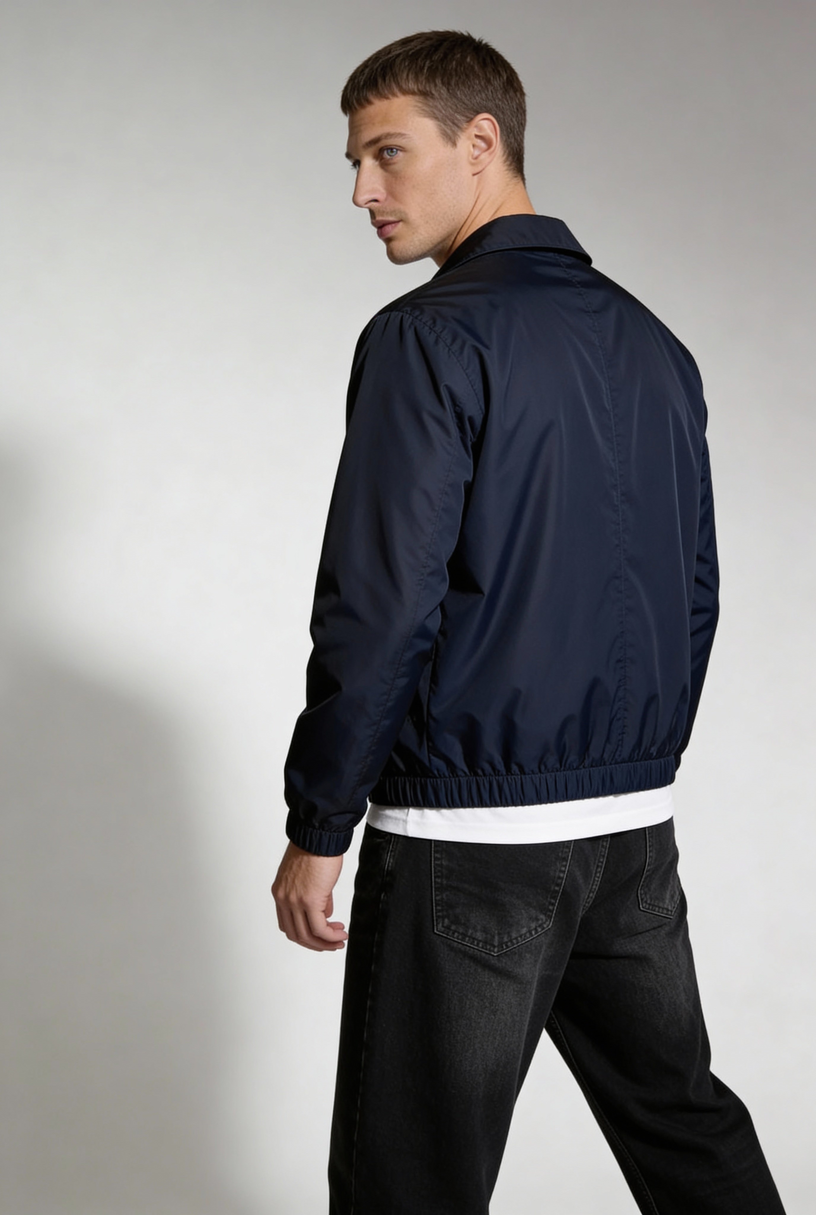 ELDRIC LIGHTWEIGHT FULL-ZIP JACKET – NAVY
